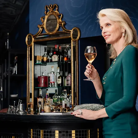 Small Luxury Ambassador 4*