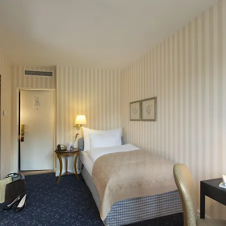 Small Luxury Ambassador Hotel 4*