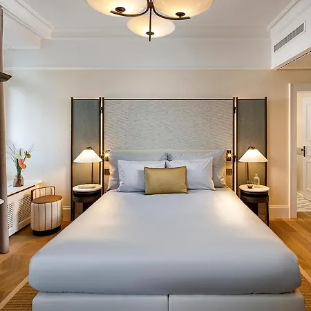 Szálloda Small Luxury Ambassador 4*