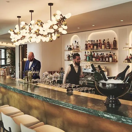 Small Luxury Ambassador 4*