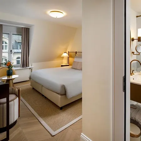 Small Luxury Ambassador 4*