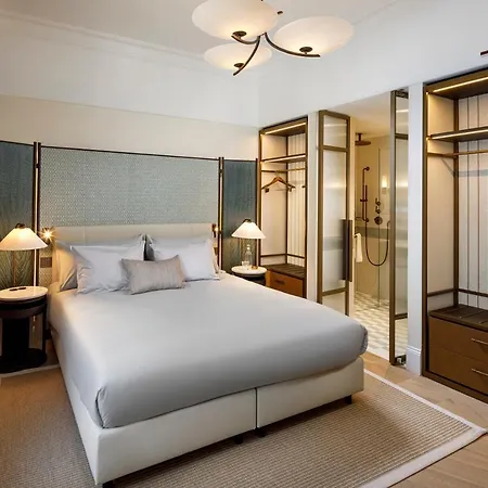 Otel Small Luxury Ambassador 4*