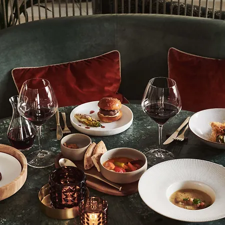 Hotel Small Luxury Ambassador 4*