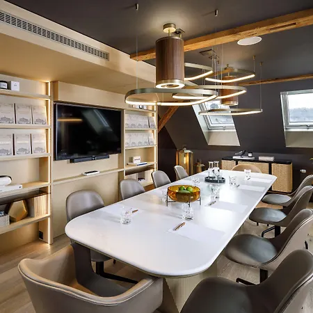 Small Luxury Ambassador 4* Zurych