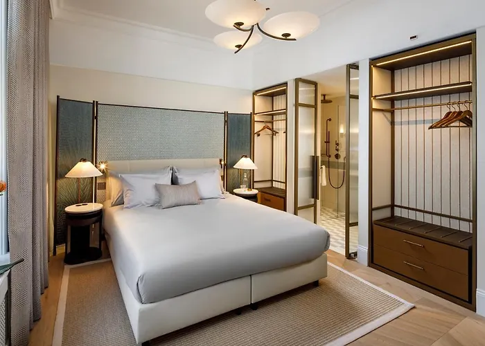 Hotel Small Luxury Ambassador 4*