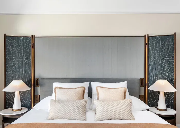 Small Luxury Ambassador Hotel 4*