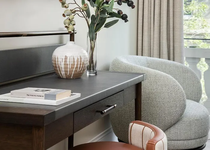 Small Luxury Ambassador 4* Zurich