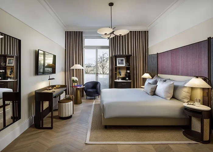 Small Luxury Ambassador Hotel 4*