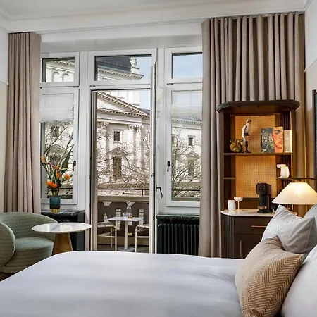 Hotel Small Luxury Ambassador 4*