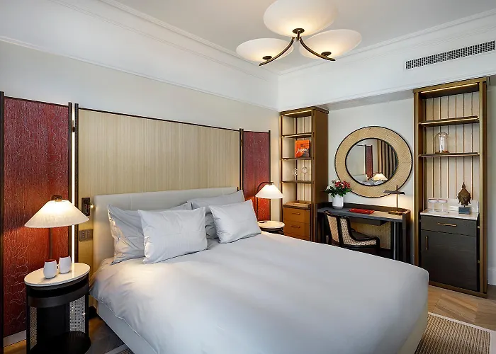 Small Luxury Ambassador Hotell 4*