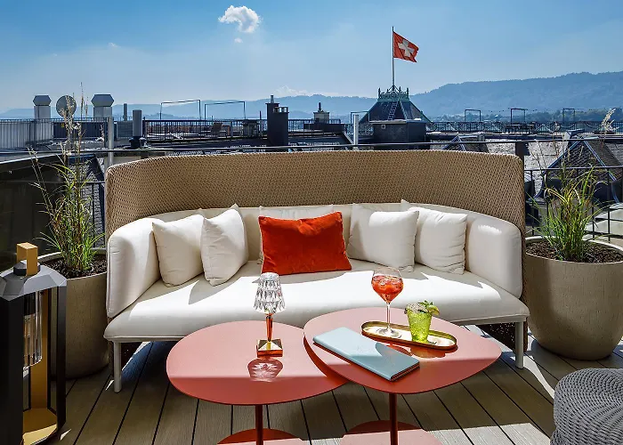 Hotell Small Luxury Ambassador 4*