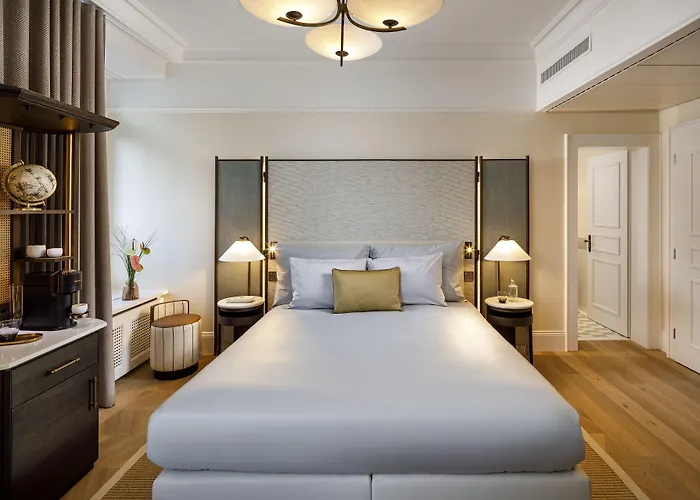 Small Luxury Ambassador 4*