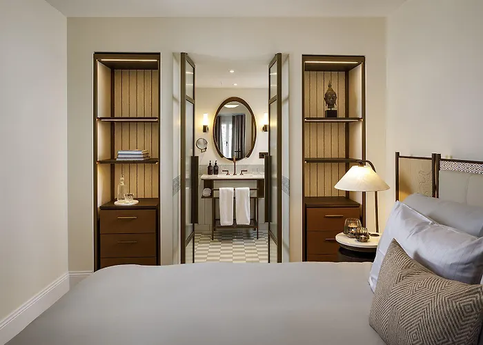 Small Luxury Ambassador 4*