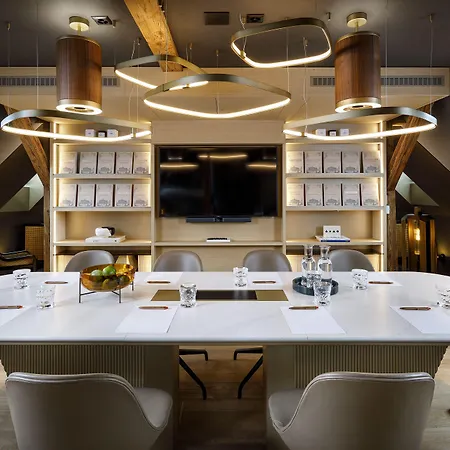 Small Luxury Ambassador Отель