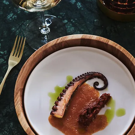 Small Luxury Ambassador 4*